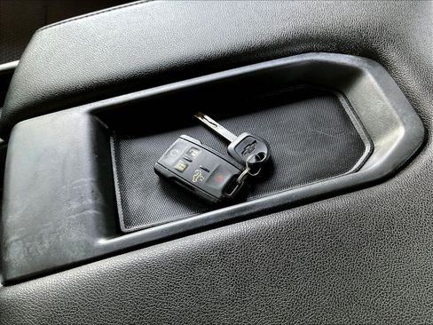 Used 2021 Chevrolet Silverado 1500 Custom AWD/4WD image 33