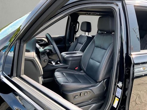 Used 2023 Chevrolet Tahoe RST w/ Luxury Package RWD image 27