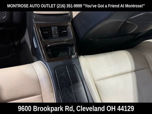 Used 2011 BMW 335i Convertible image 27