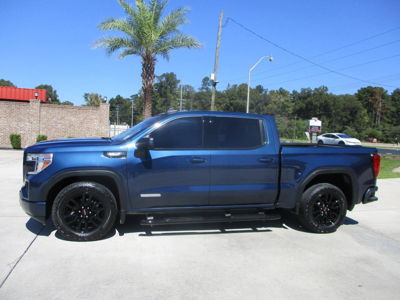 Used 2020 GMC Sierra 1500 Elevation w/ Elevation Value Package RWD image 18