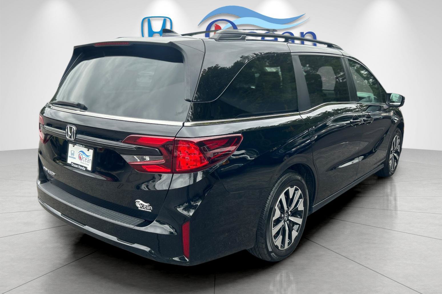 Used 2026 Honda Odyssey EX-L image 3