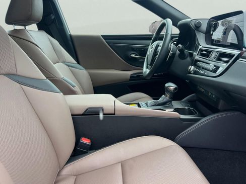 Used 2025 Lexus ES 300h w/ Premium Package image 19
