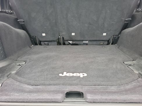 Used 2017 Jeep Wrangler Unlimited Sport w/ Connectivity Group AWD/4WD image 10