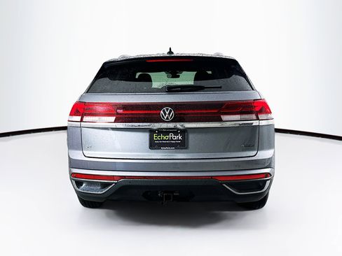 Used 2025 Volkswagen Atlas Cross Sport SE image 7