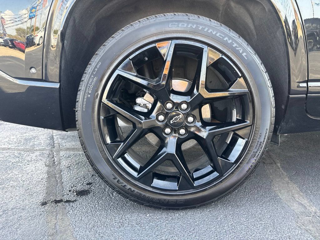 Used 2026 Chevrolet Traverse RS w/ LPO, Floor Liner Package AWD/4WD image 3