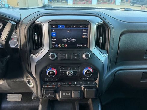 Used 2020 GMC Sierra 1500 SLT AWD/4WD image 32