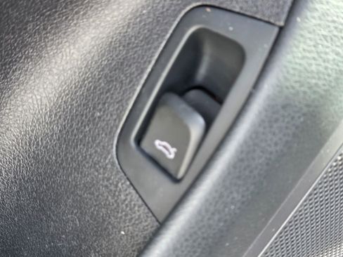 Used 2018 Audi Q3 2.0T Premium w/ Convenience Package image 26