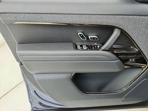 Used 2025 Land Rover Range Rover Sport SE image 36