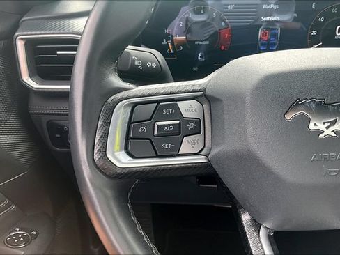 Used 2025 Ford Mustang Premium RWD image 17