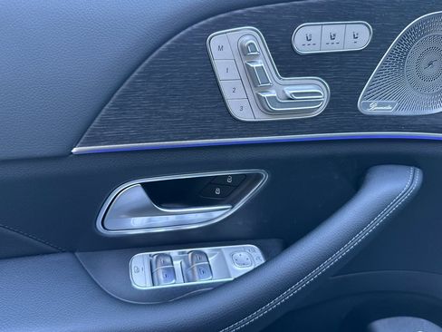 New 2026 Mercedes-Benz GLS 450 4MATIC image 9