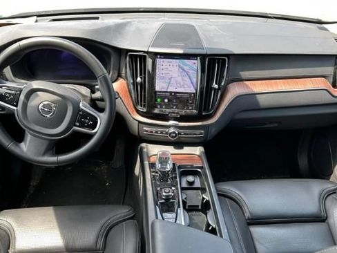 Used 2023 Volvo XC60 T8 Ultimate w/ Climate Package AWD/4WD image 4