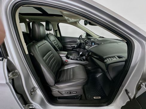 Used 2018 Ford Escape Titanium w/ Ford Safe & Smart Package image 33