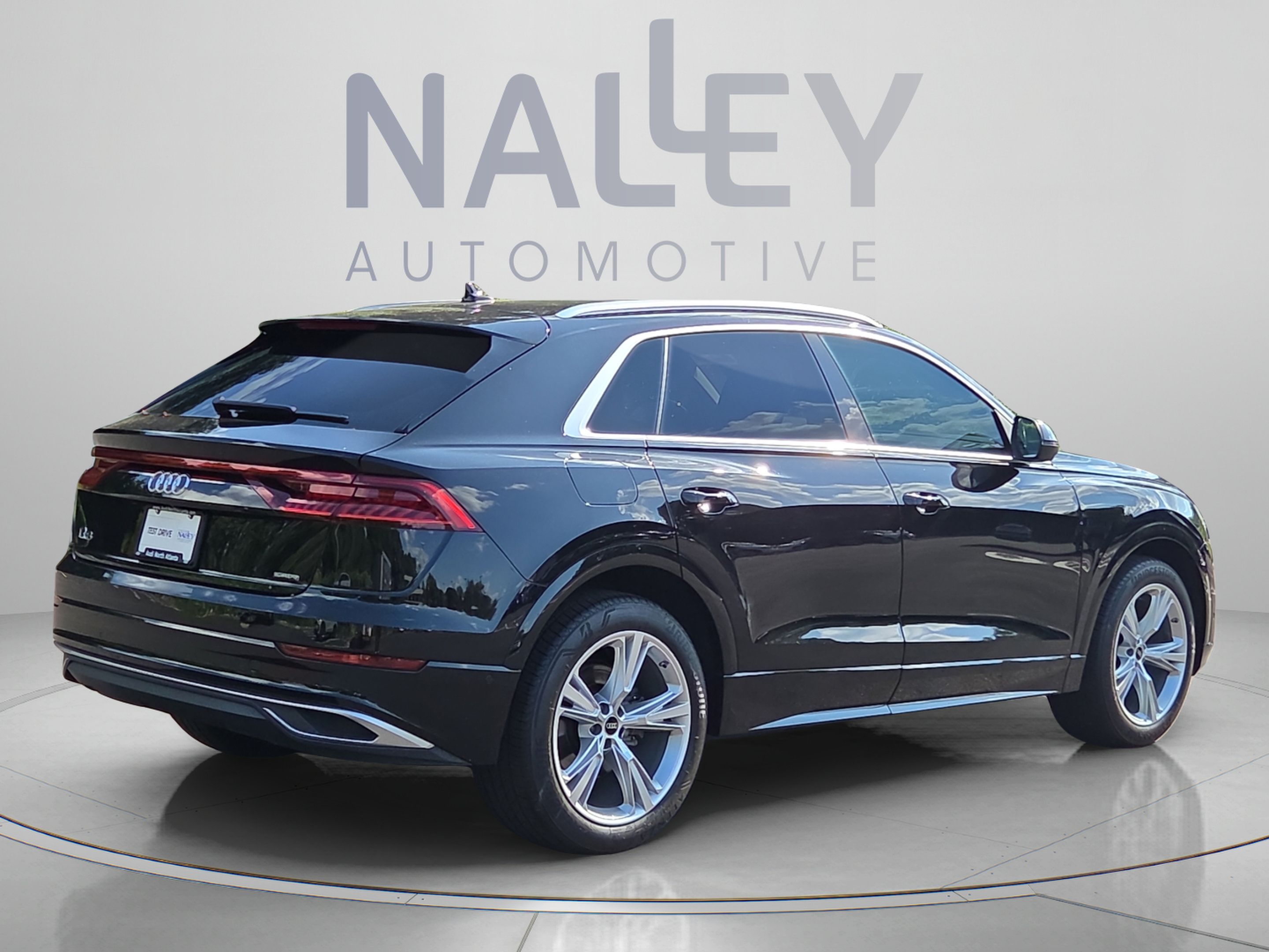 Used 2023 Audi Q8 Prestige AWD/4WD image 5