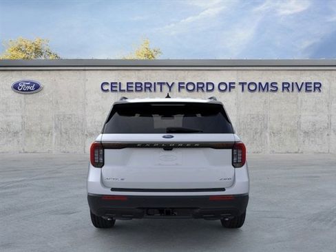 New 2026 Ford Explorer Active image 5