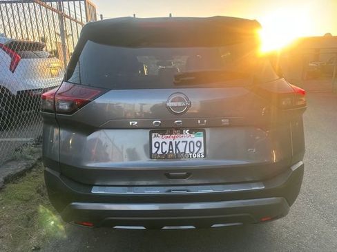 Used 2022 Nissan Rogue SL FWD image 6