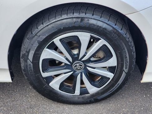 Used 2018 Toyota Prius Prime Advanced image 9