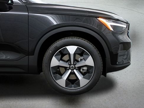 New 2026 Volvo XC40 B5 Core w/ Protection Package Premier AWD/4WD image 14