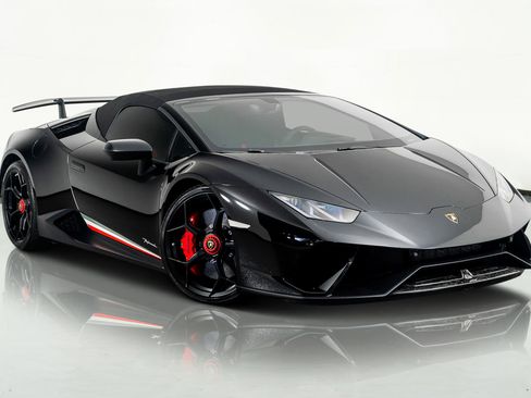 Used 2018 Lamborghini Huracan Performante AWD/4WD image 4