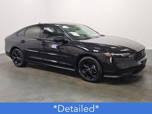 Used 2025 Honda Accord SE image 2