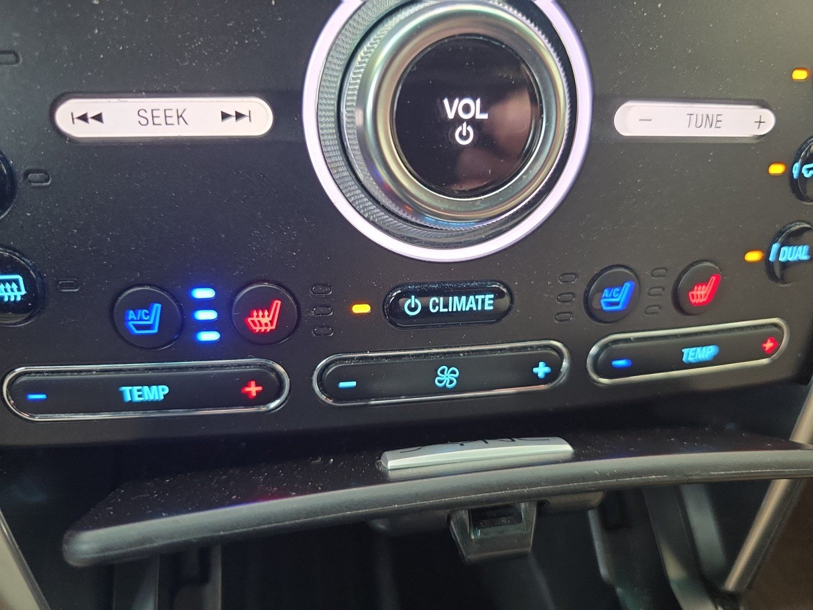 Used 2017 Ford Explorer Limited FWD image 15