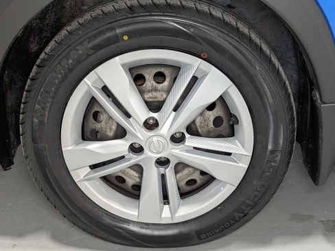 Used 2023 Nissan Kicks S image 3