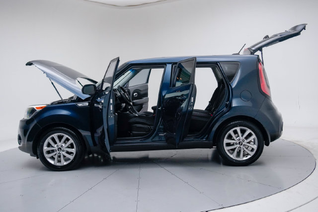 Used 2017 Kia Soul + FWD image 18