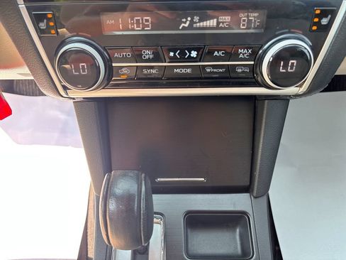 Used 2019 Subaru Outback 2.5i Premium w/ Popular Package #2 AWD/4WD image 25