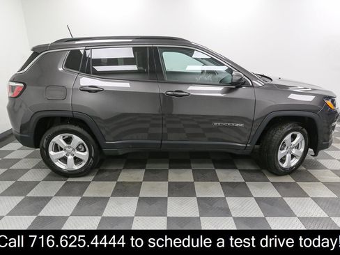 Used 2020 Jeep Compass Latitude w/ Cold Weather Group AWD/4WD image 8