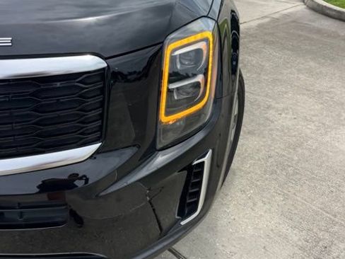 Used 2022 Kia Telluride EX w/ EX Premium Package AWD/4WD image 11