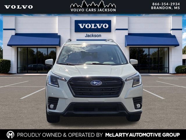 Used 2024 Subaru Forester Premium AWD/4WD image 2