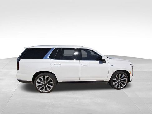 Used 2025 Cadillac Escalade Premium Luxury Platinum image 5