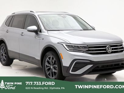 Used 2022 Volkswagen Tiguan SE w/ Panoramic Sunroof Package