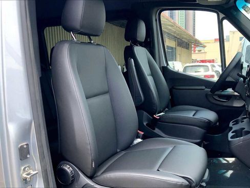 Used 2025 Mercedes-Benz Sprinter 2500 image 2