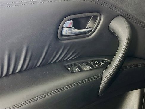 Used 2024 Nissan Armada SV image 19