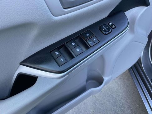 Used 2015 Toyota Camry LE image 27