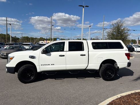 Used 2019 Nissan Titan S image 4