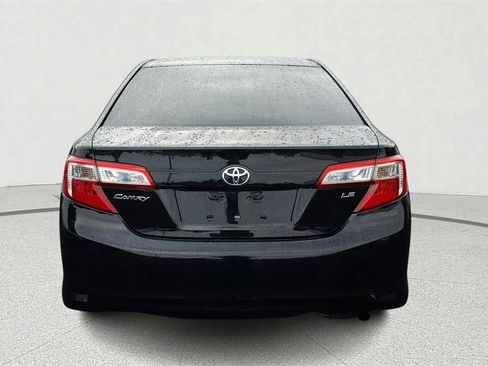 Used 2014 Toyota Camry LE image 5