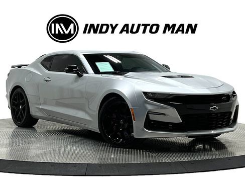 Used 2019 Chevrolet Camaro SS RWD image 2