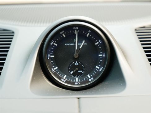 New 2025 Porsche Cayenne Turbo image 16