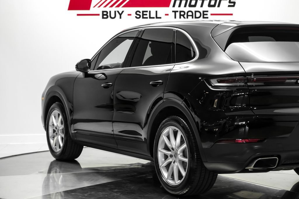 Used 2024 Porsche Cayenne AWD/4WD image 15