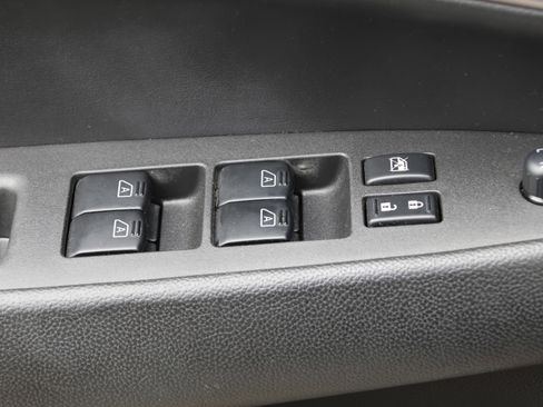 Used 2015 INFINITI Q40 w/ Moonroof Package RWD image 13