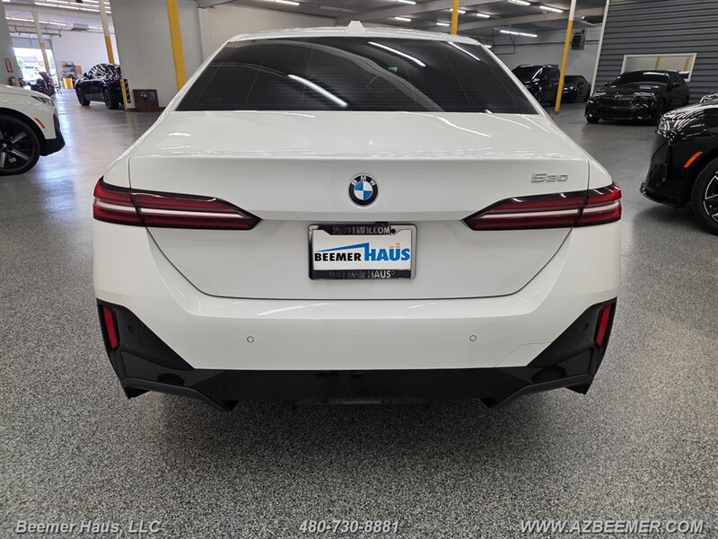 Used 2024 BMW 530i w/ M Sport Package RWD image 5