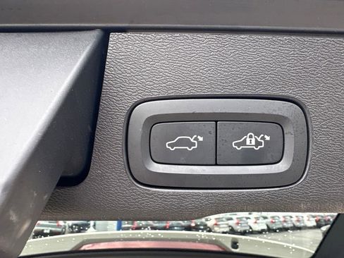 Certified 2023 Volvo XC60 B5 Plus w/ Climate Package AWD/4WD image 35