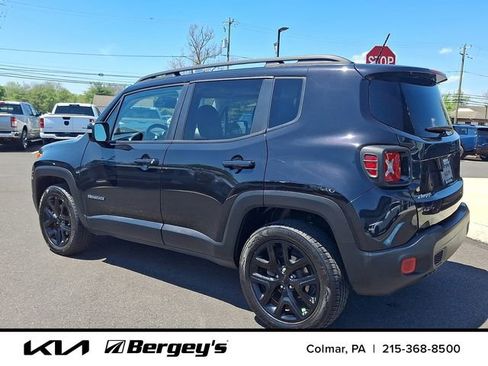 Used 2016 Jeep Renegade Latitude AWD/4WD image 8
