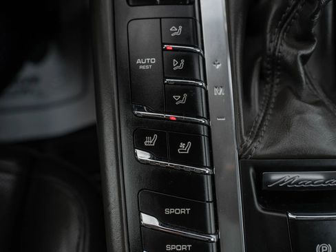 Used 2015 Porsche Macan Turbo image 39