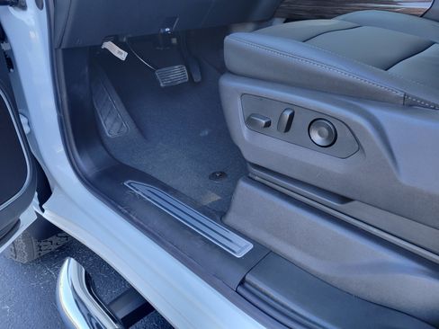 New 2026 Chevrolet Silverado 2500 LT w/ Z71 Chrome Sport Edition AWD/4WD image 31