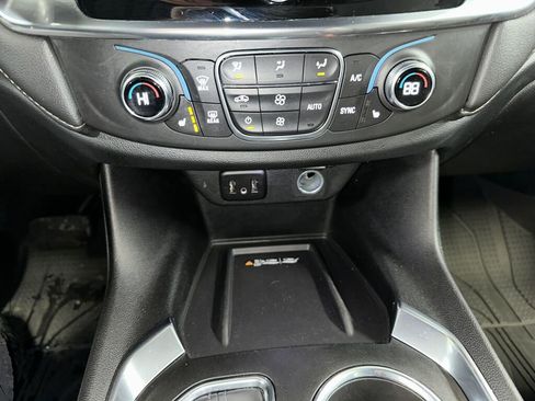 Certified 2023 Chevrolet Traverse LT w/ LPO, Floor Liner Package image 16