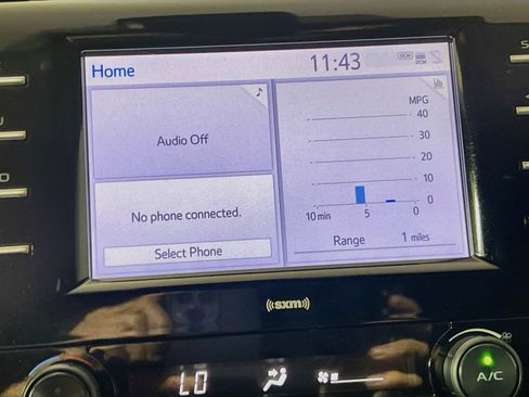 Used 2020 Toyota Camry SE FWD image 26
