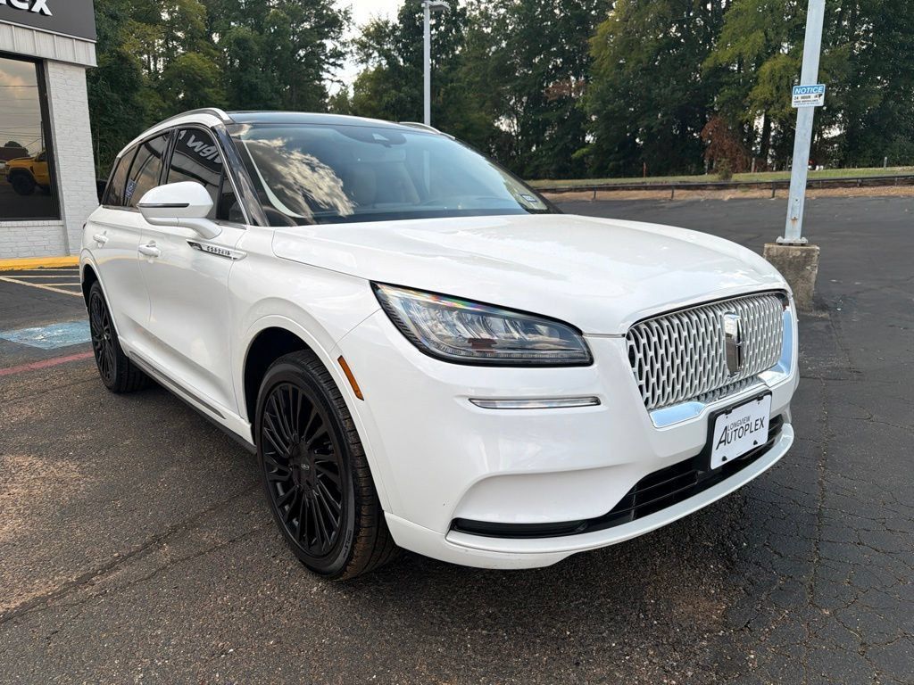 Used 2022 Lincoln Corsair Reserve w/ Luxury Package AWD/4WD image 4