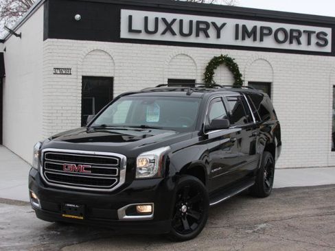 Used 2016 GMC Yukon XL SLT w/ HD Trailering Package image 2